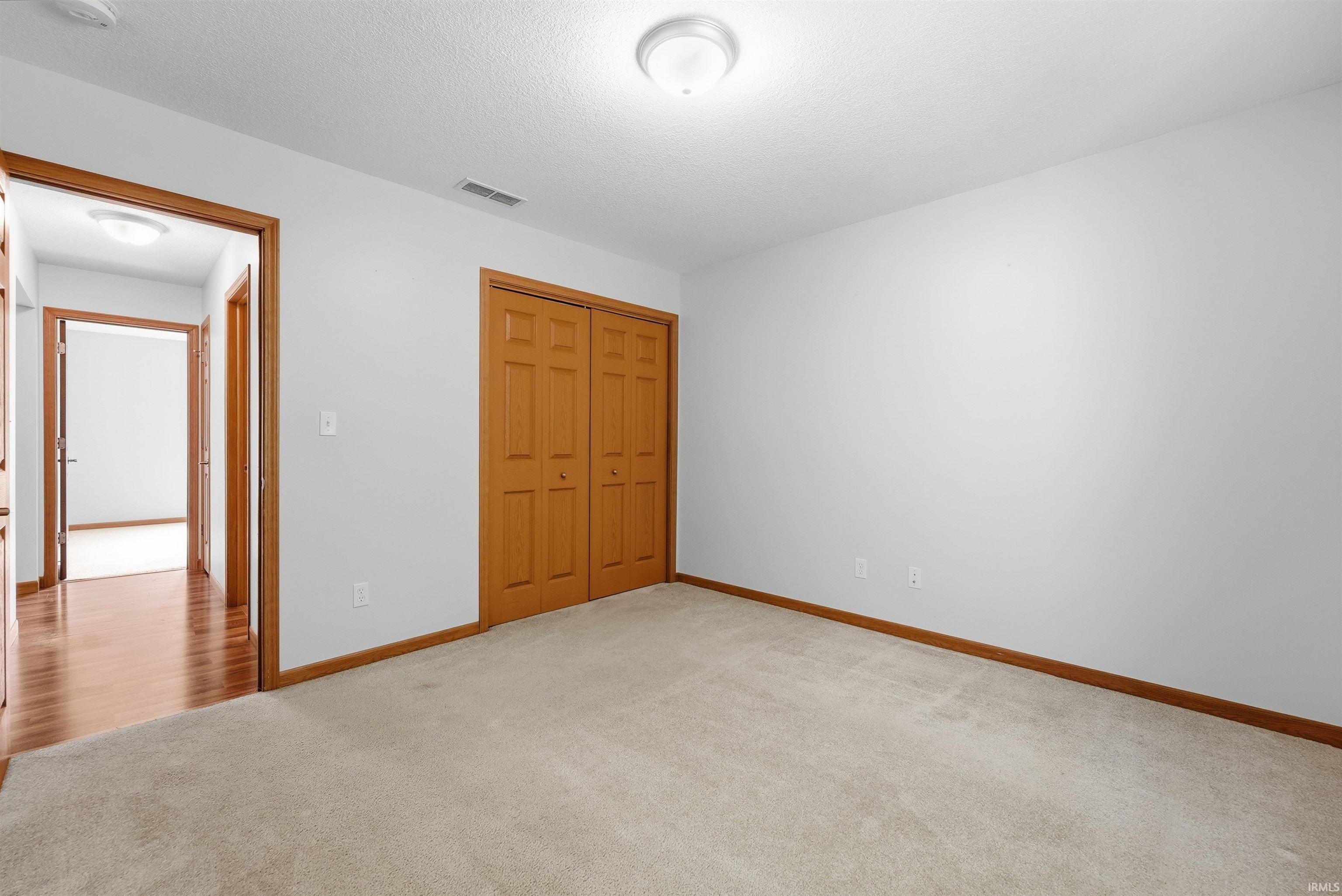 196 Beechnut Court Warsaw IN 46582