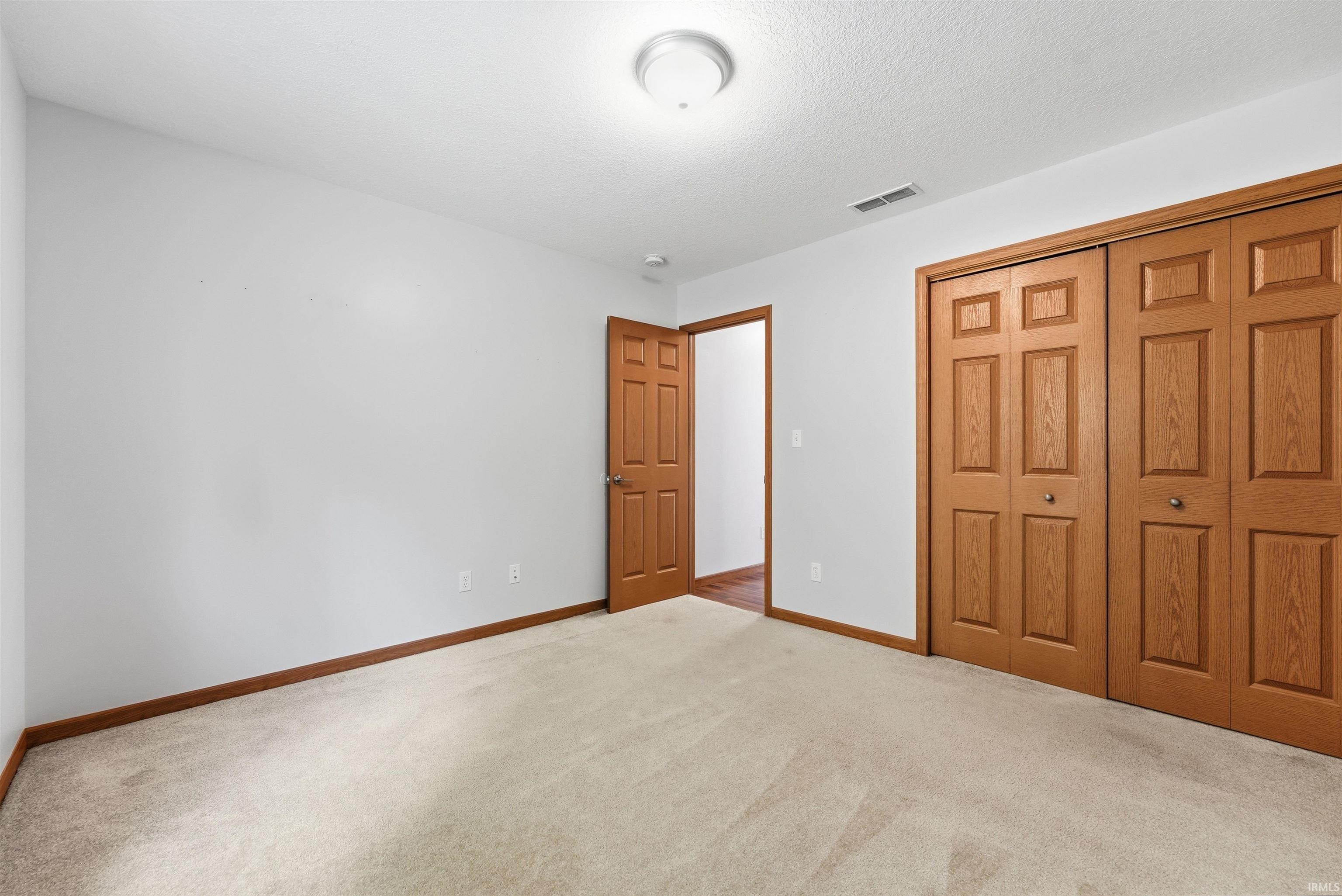 196 Beechnut Court Warsaw IN 46582