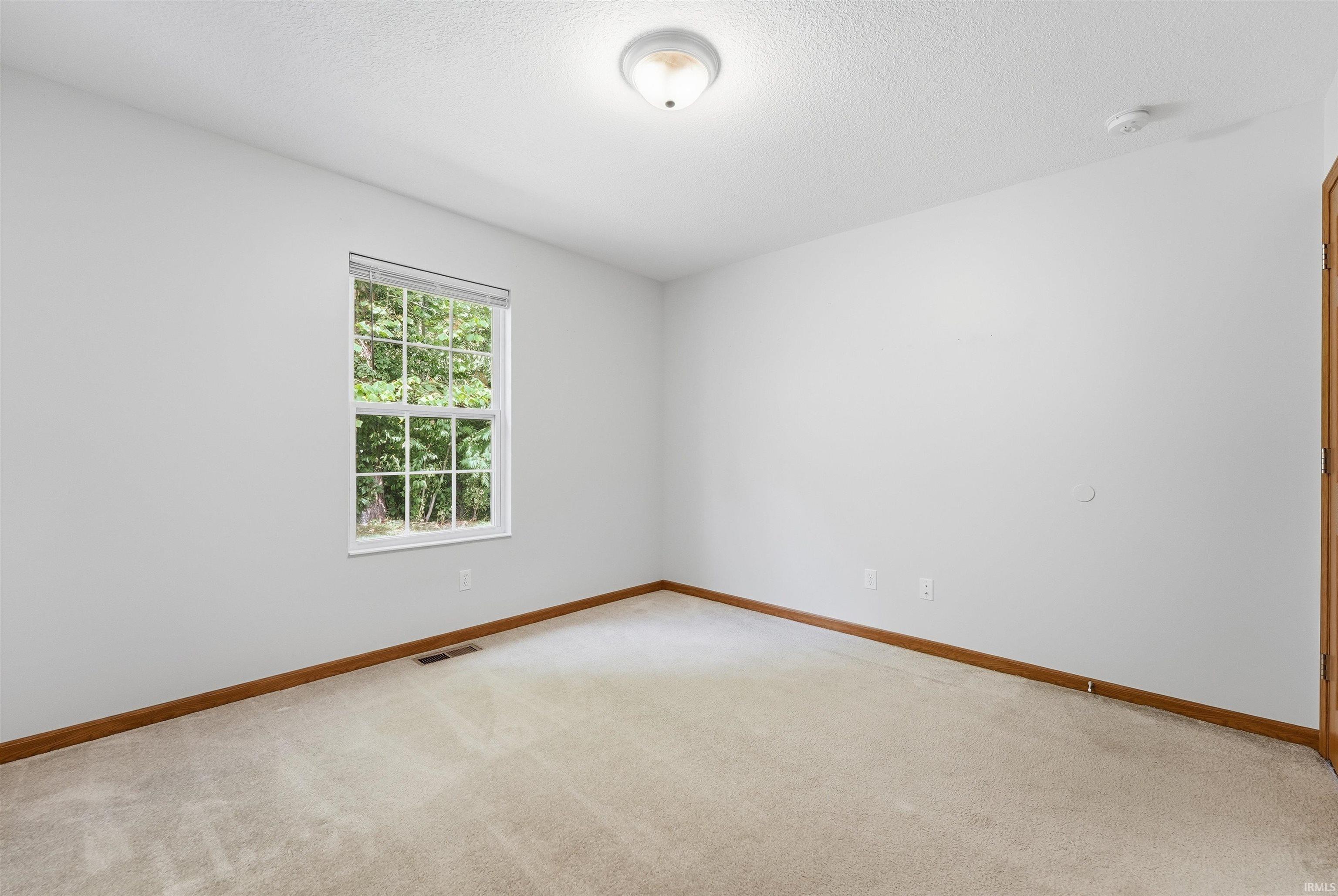 196 Beechnut Court Warsaw IN 46582