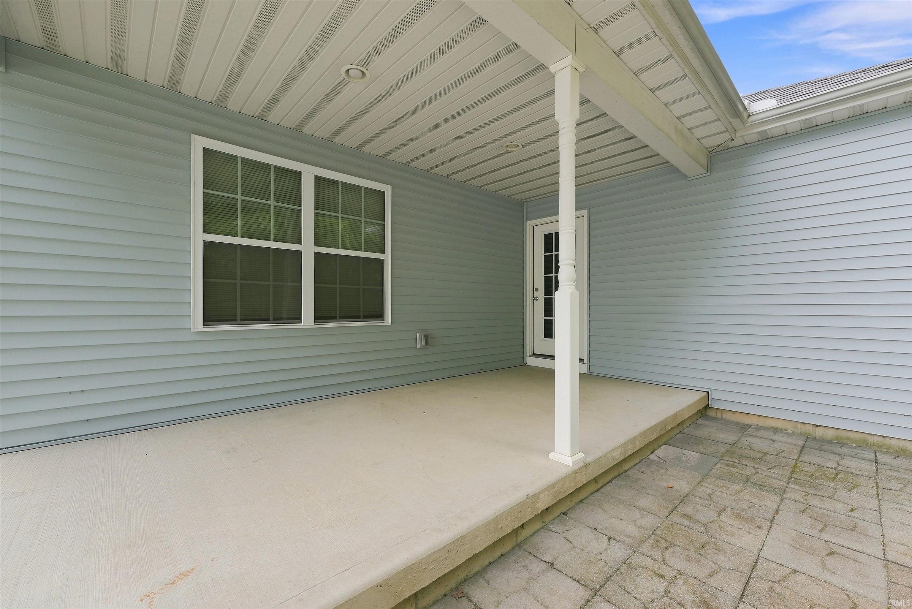 196 Beechnut Court Warsaw IN 46582