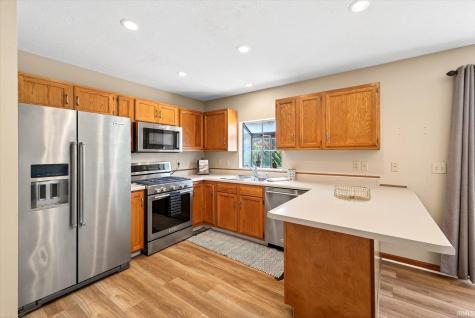 832 E Clover Drive Ellettsville IN 47429