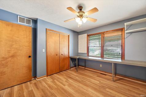 832 E Clover Drive Ellettsville IN 47429