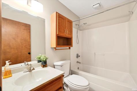 832 E Clover Drive Ellettsville IN 47429