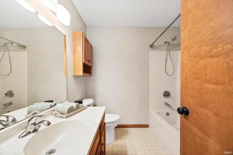 832 E Clover Drive Ellettsville IN 47429