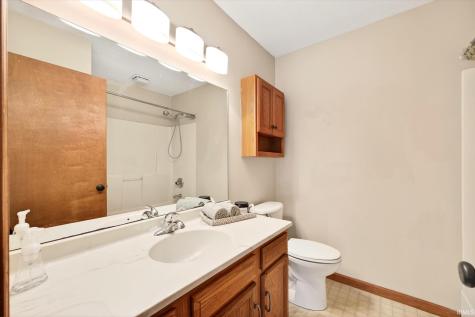 832 E Clover Drive Ellettsville IN 47429