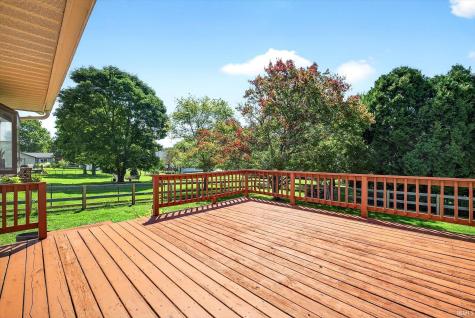 832 E Clover Drive Ellettsville IN 47429