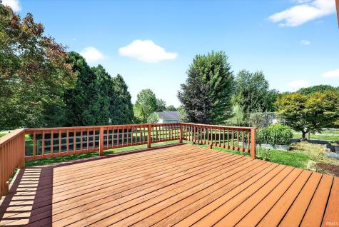 832 E Clover Drive Ellettsville IN 47429