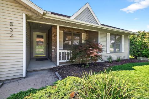 832 E Clover Drive Ellettsville IN 47429