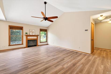 832 E Clover Drive Ellettsville IN 47429