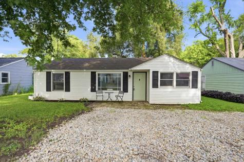 1713 S Oakdale Drive Yorktown IN 47396