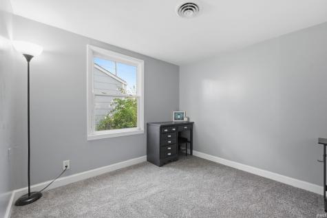 1713 S Oakdale Drive Yorktown IN 47396