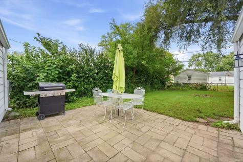 1713 S Oakdale Drive Yorktown IN 47396
