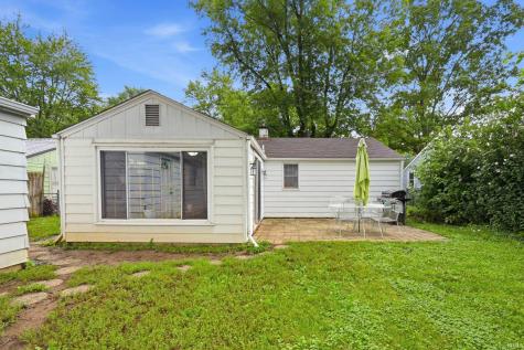 1713 S Oakdale Drive Yorktown IN 47396