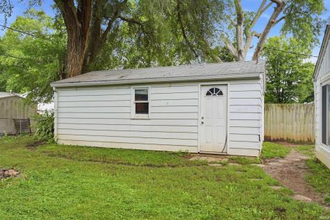 1713 S Oakdale Drive Yorktown IN 47396