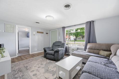 1713 S Oakdale Drive Yorktown IN 47396