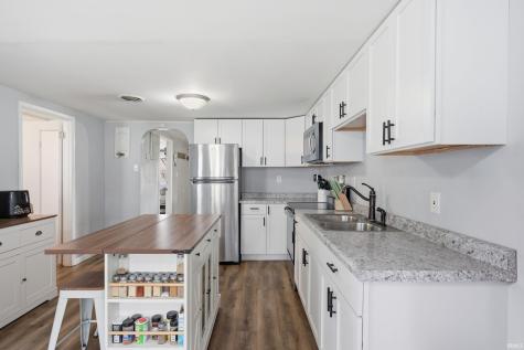 1713 S Oakdale Drive Yorktown IN 47396