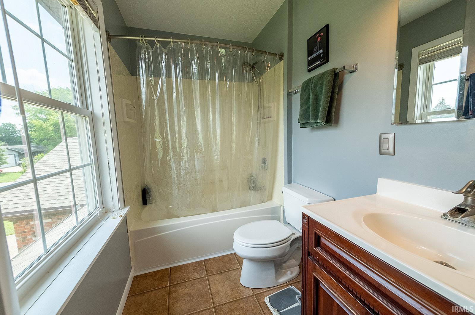 1317 Hartzler Street Warsaw IN 46580