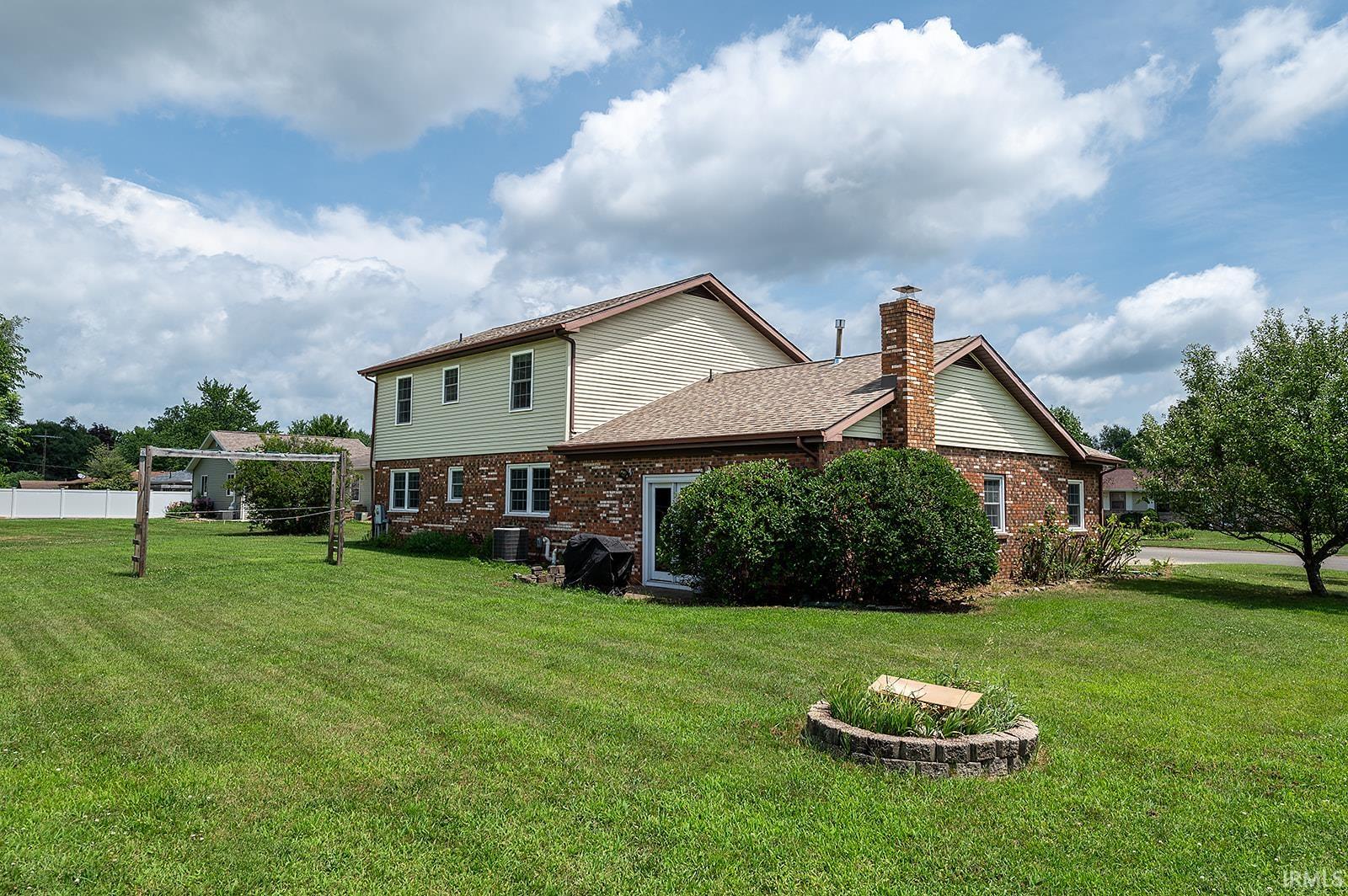 1317 Hartzler Street Warsaw IN 46580