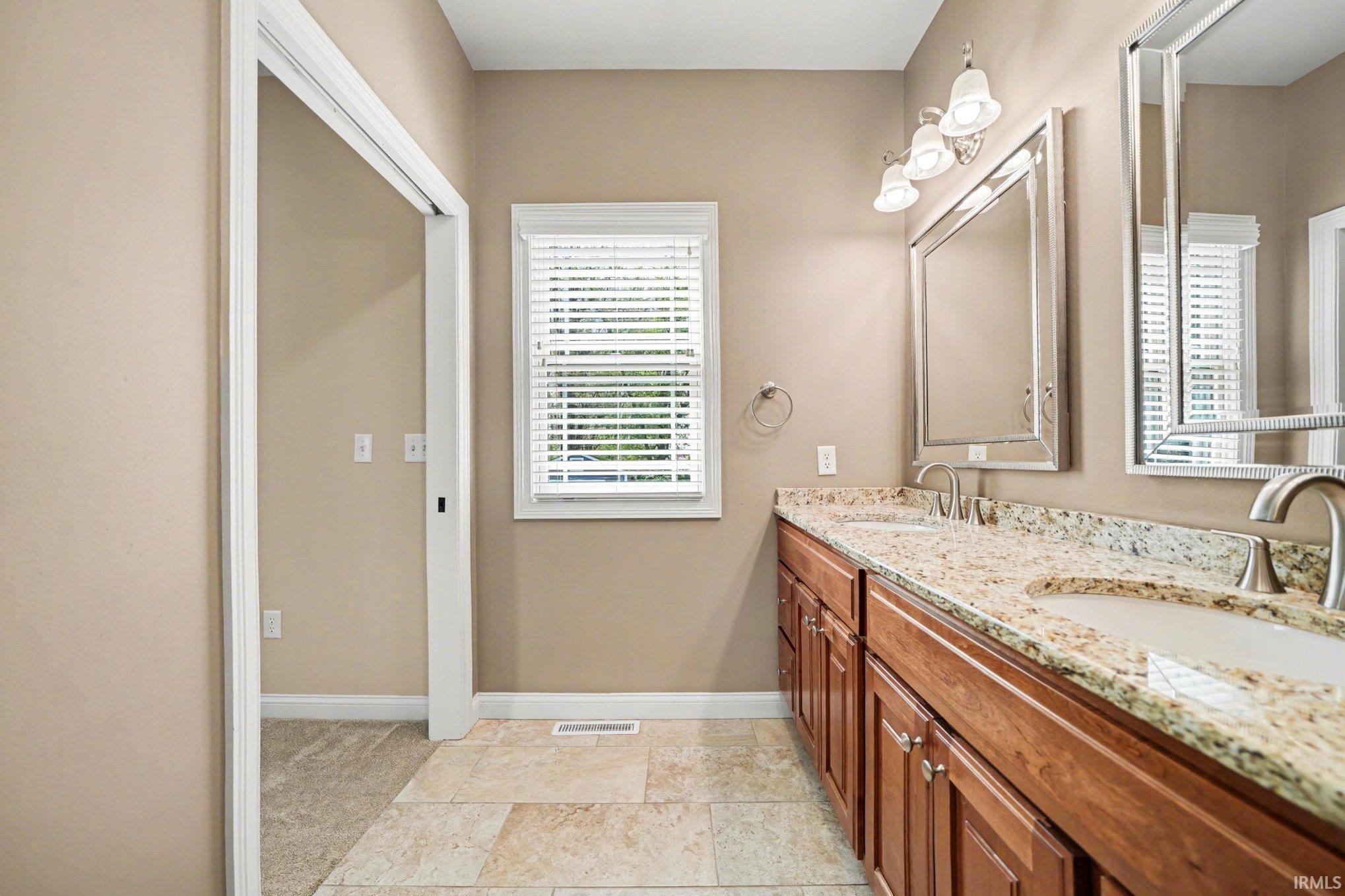 1810 Alfton Court South Bend IN 46614