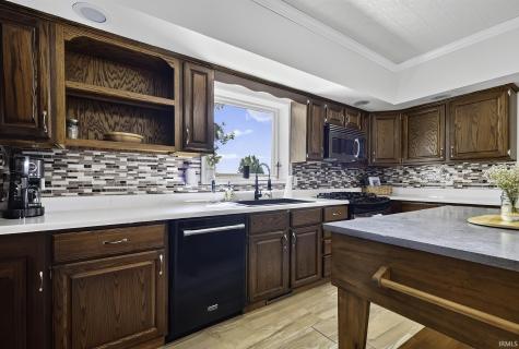 7823 E 750 N Road Ossian IN 46777