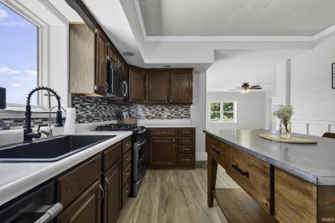7823 E 750 N Road Ossian IN 46777