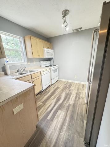9808 Cayes Drive Evansville IN 47725