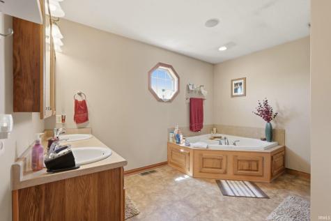 5600 N 300 E Road Decatur IN 46733