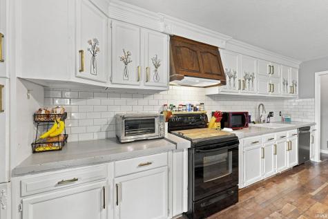 8705 Goshawk Lane Fort Wayne IN 46825
