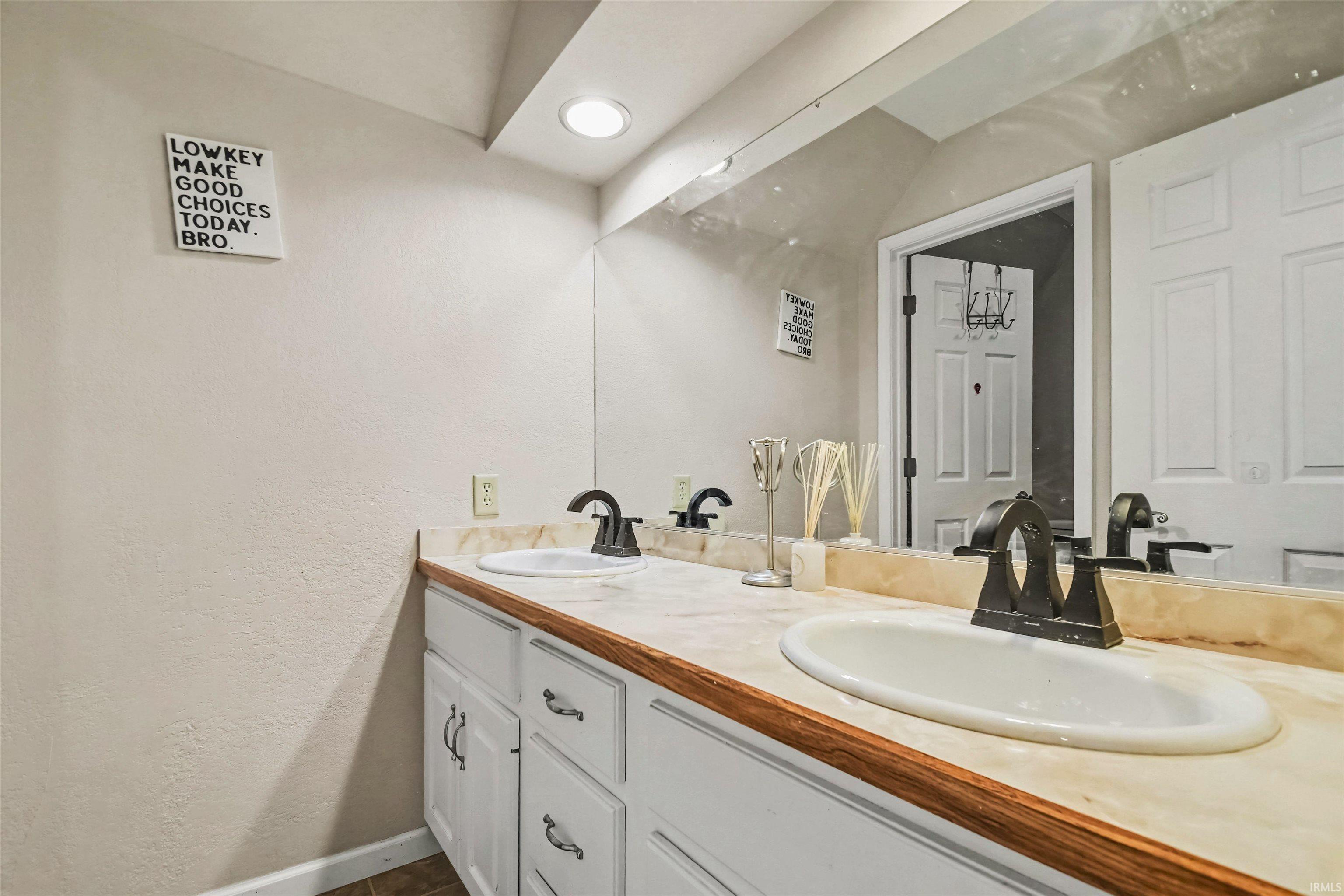 54563 Hunters Court Elkhart IN 46514