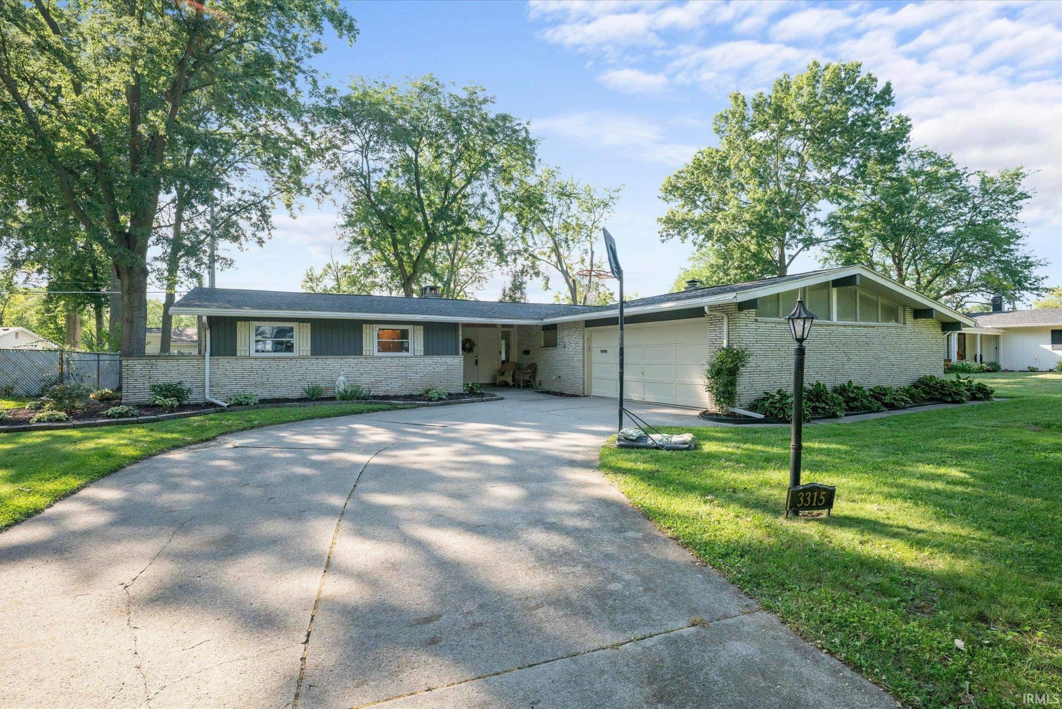 3315 Chancellor Drive Fort Wayne IN 46815