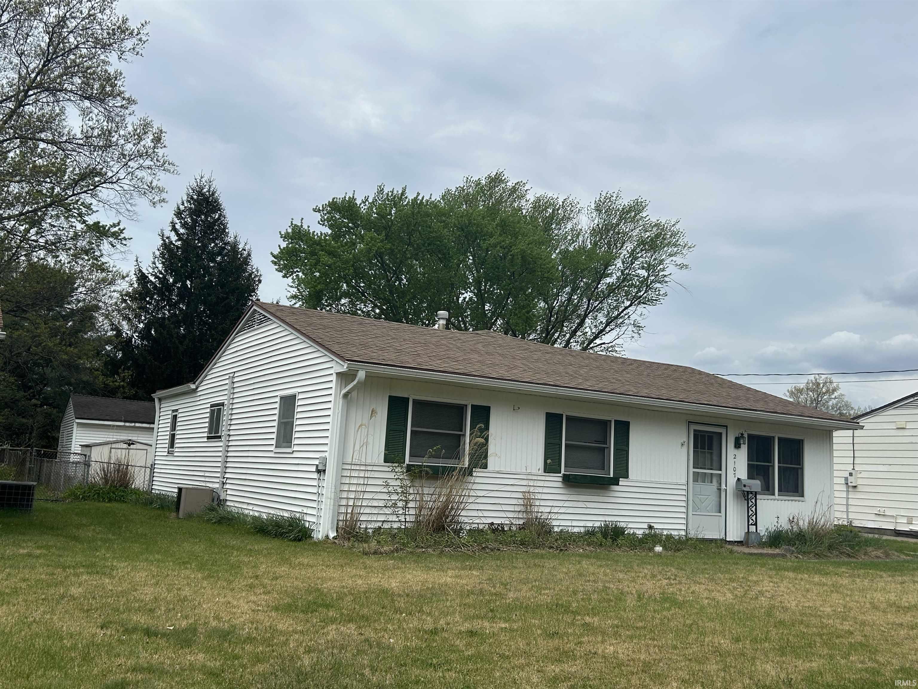 2107 Maplehurst Avenue Mishawaka IN 46545