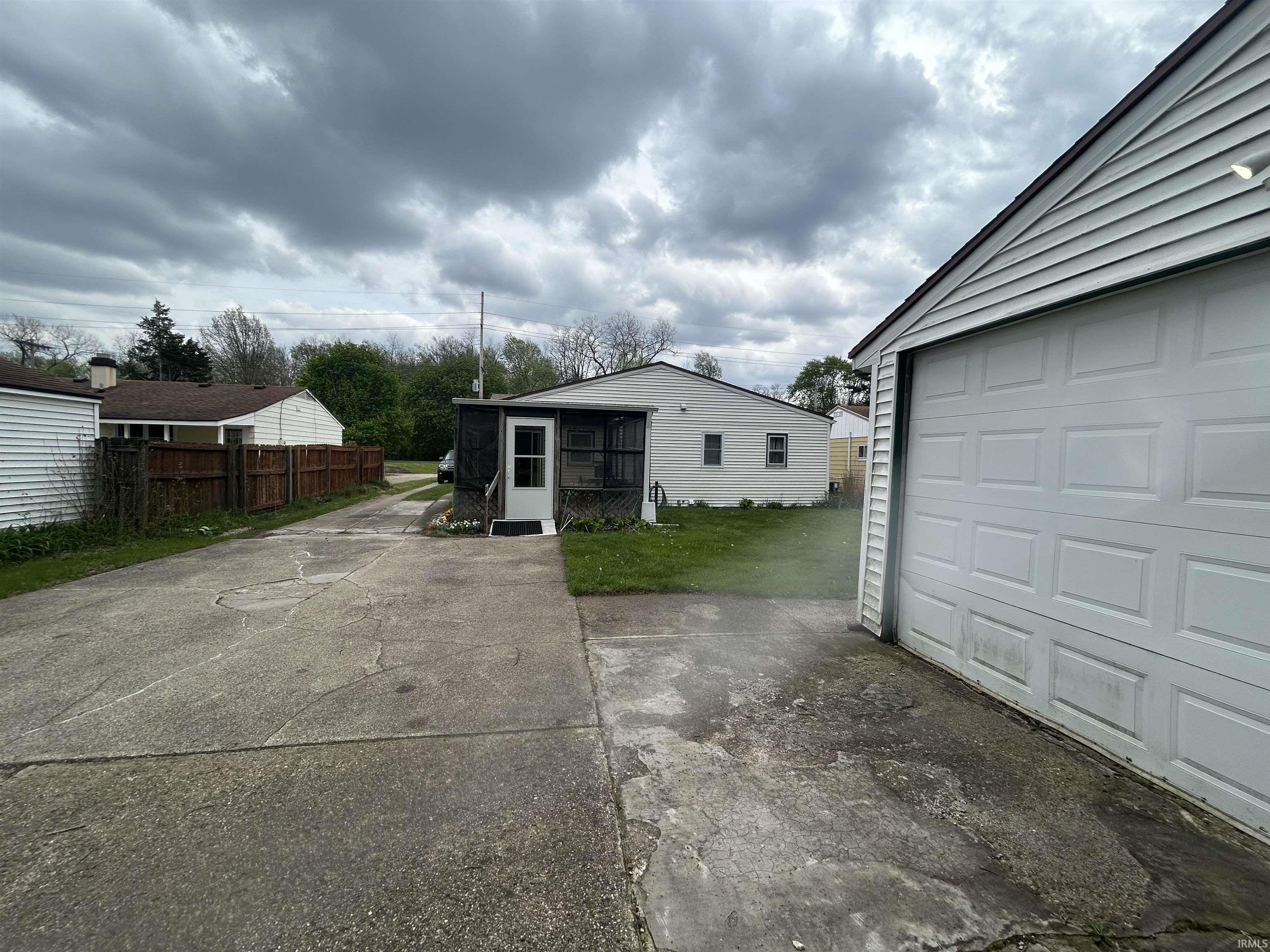 2107 Maplehurst Avenue Mishawaka IN 46545