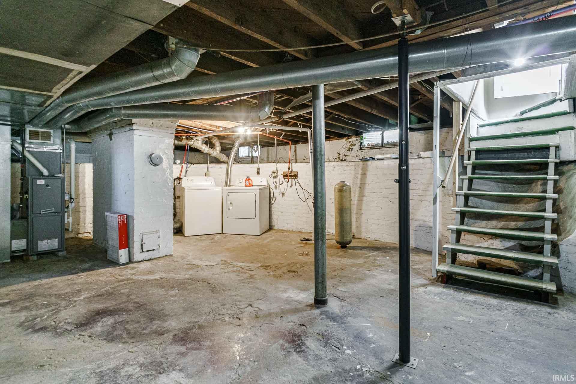 1202 Cleveland Avenue South Bend IN 46628