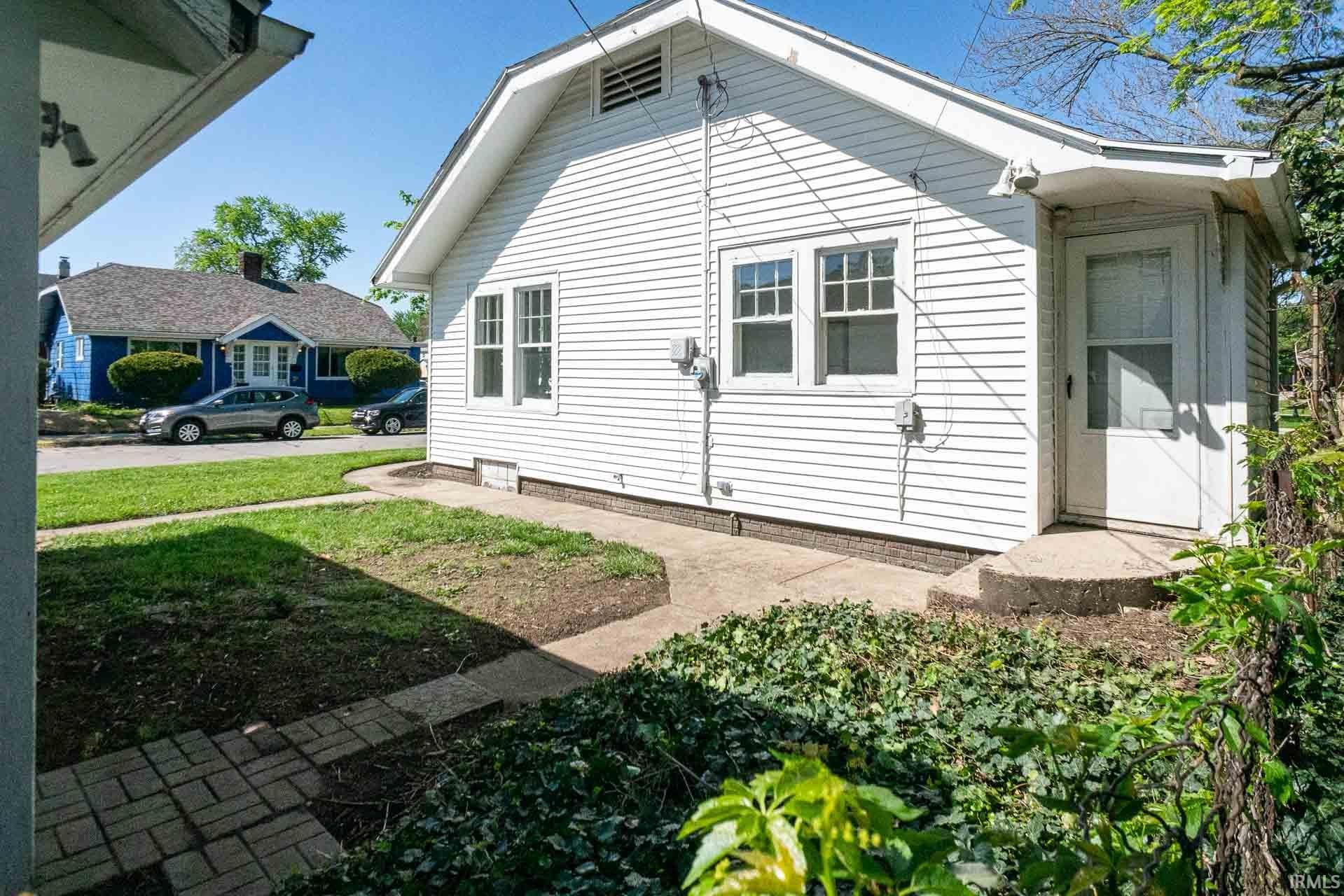 1202 Cleveland Avenue South Bend IN 46628