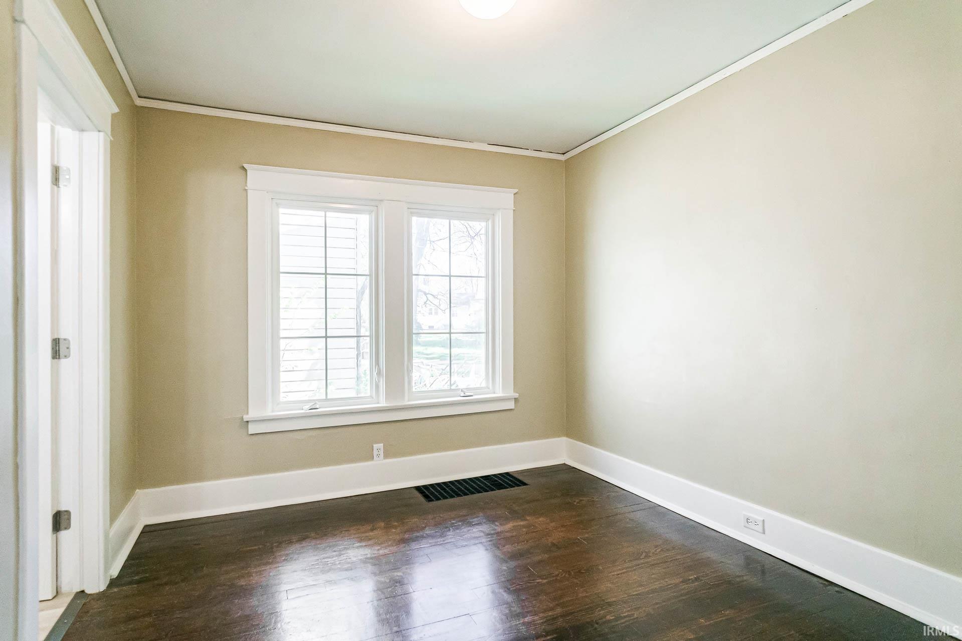 1202 Cleveland Avenue South Bend IN 46628