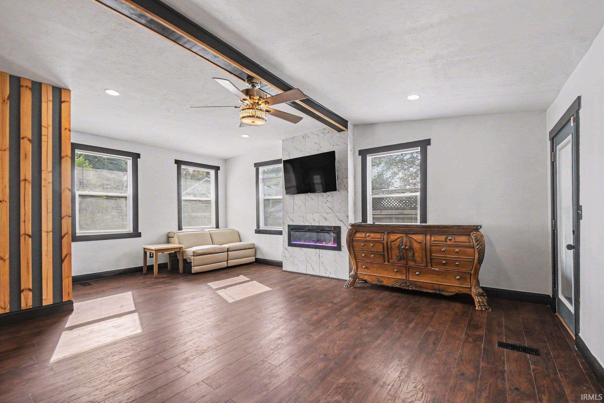 2827 Edwardsburg Avenue Elkhart IN 46514