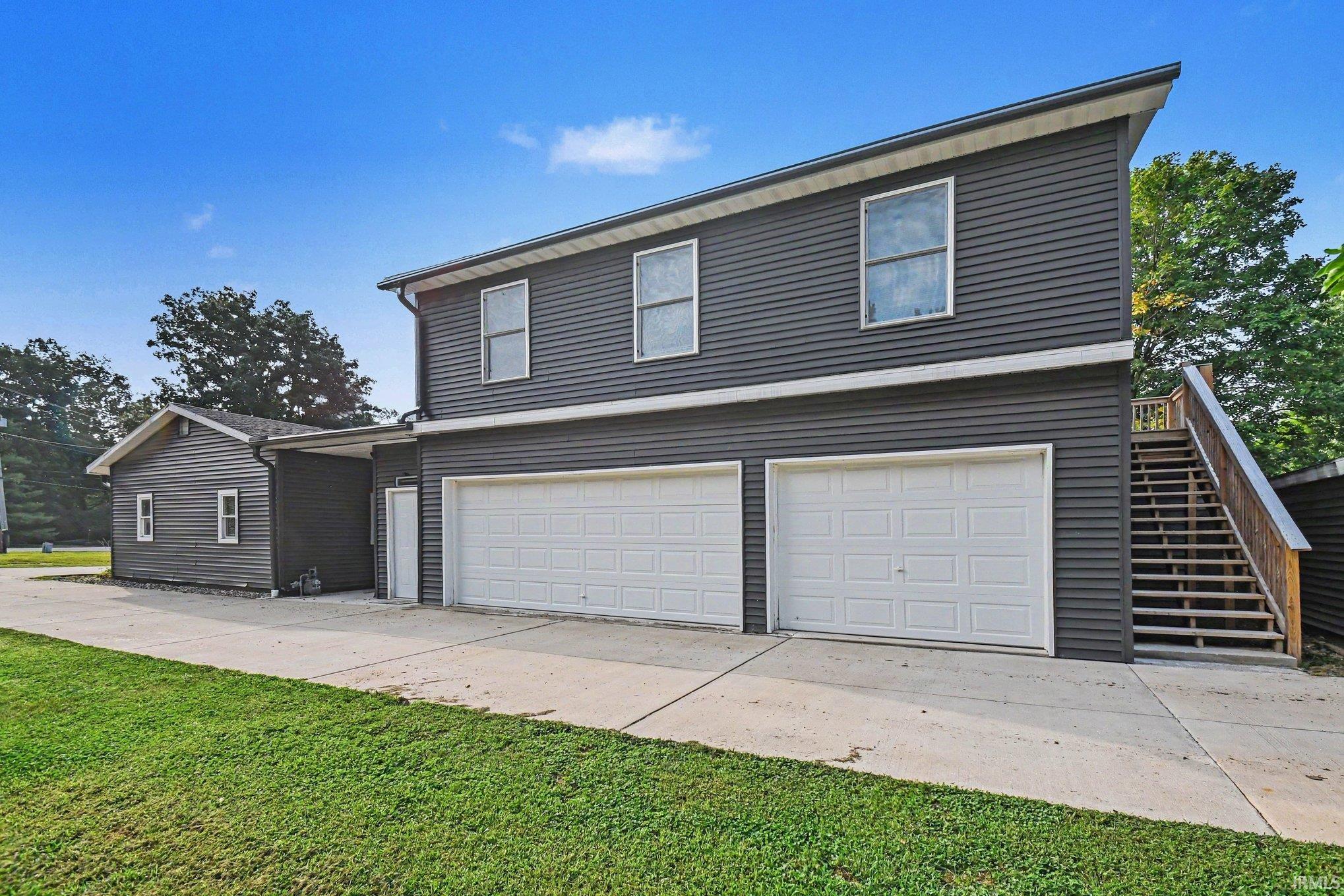 2827 Edwardsburg Avenue Elkhart IN 46514