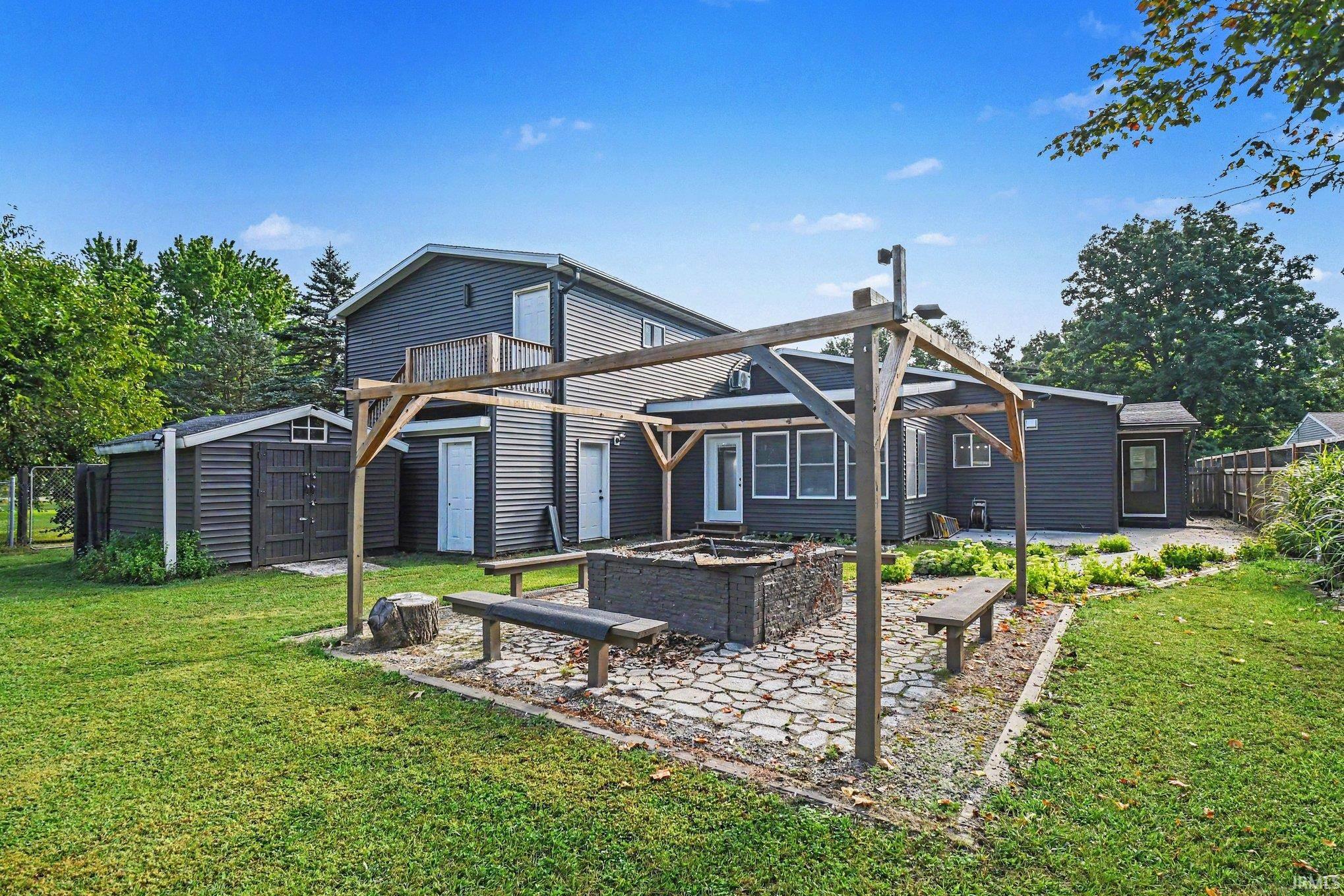 2827 Edwardsburg Avenue Elkhart IN 46514