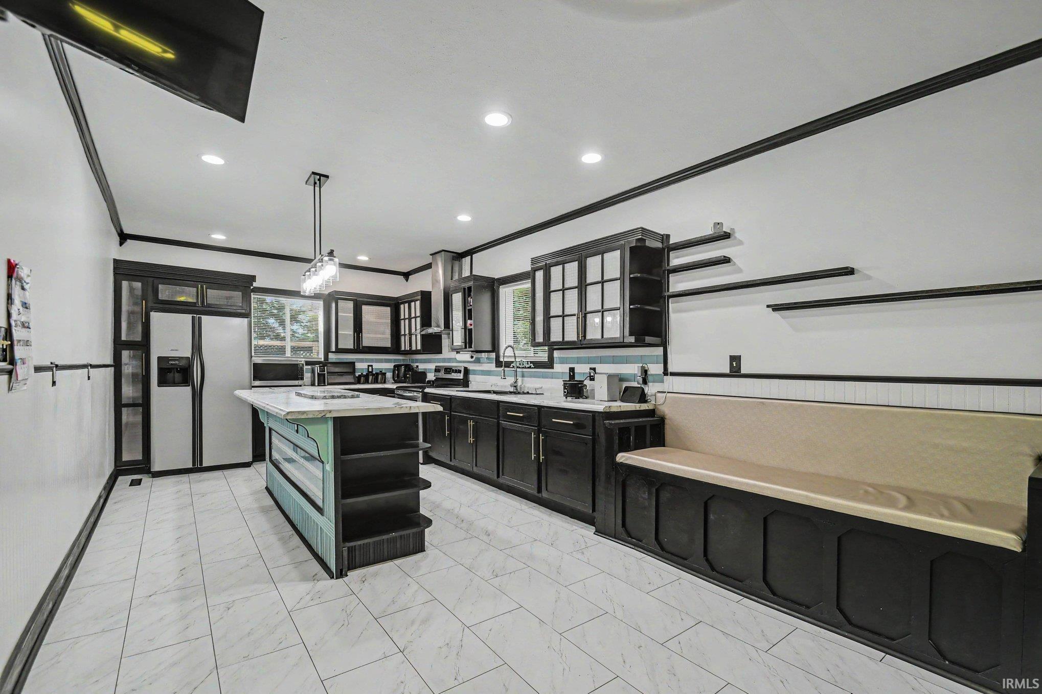 2827 Edwardsburg Avenue Elkhart IN 46514