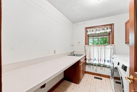 6409 Post Road Fort Wayne IN 46814