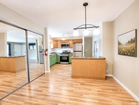 1207 Manchester Drive South Bend IN 46615