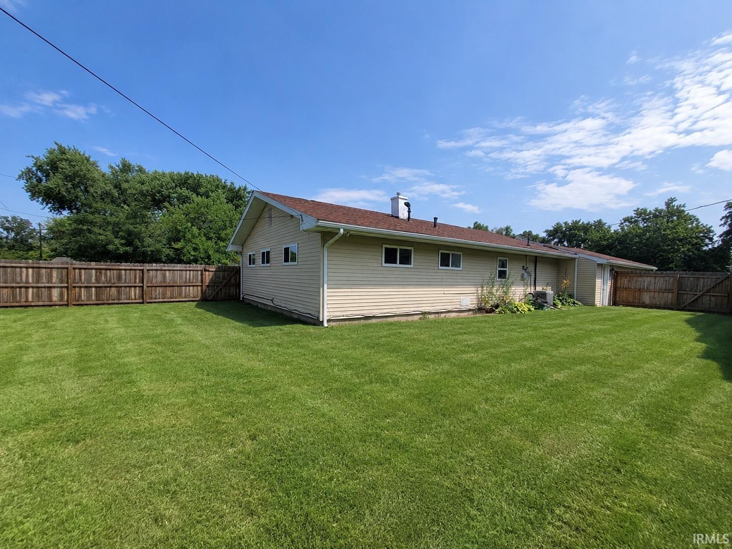 1207 Manchester Drive South Bend IN 46615