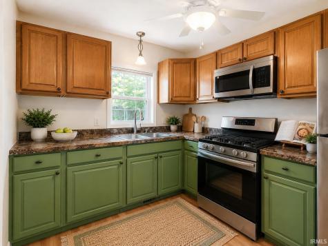 1207 Manchester Drive South Bend IN 46615