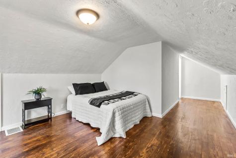 8032 N Clinton Street Fort Wayne IN 46825