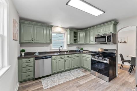 8032 N Clinton Street Fort Wayne IN 46825