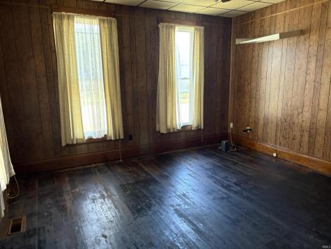 114 N Main Street Huntingburg IN 47542