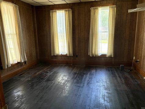 114 N Main Street Huntingburg IN 47542
