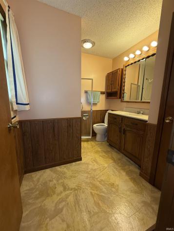6105 N State Road 59 Linton IN 47441