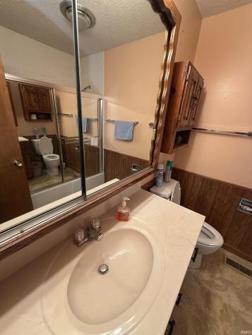 6105 N State Road 59 Linton IN 47441