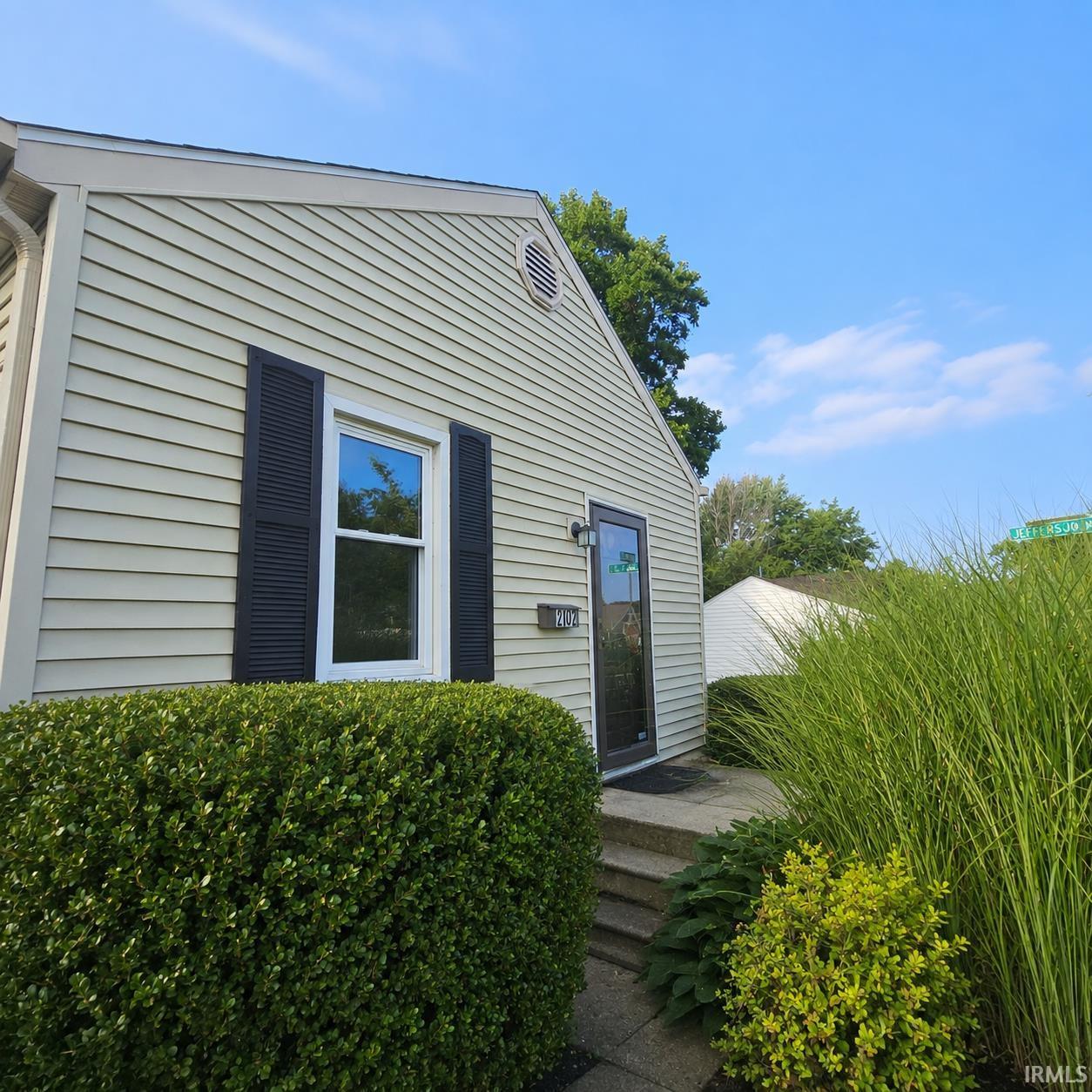 202 E Oakside Street South Bend IN 46614